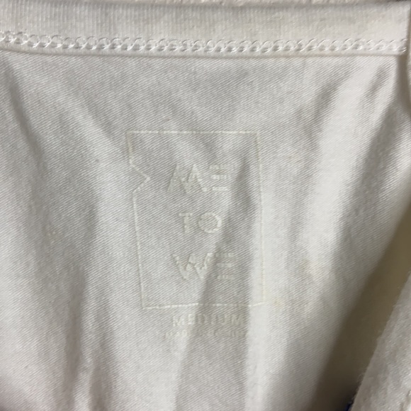 Me to we cropped halter top in white with blue floral design in size M - Picture 3 of 3